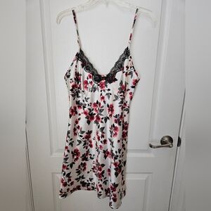 Ambrielle Black and Red Floral Chemise